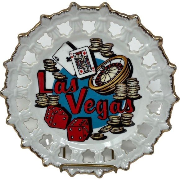 Las Vegas Vintage Souvenir Plate White Gold Gold Trim. - Picture 1 of 3